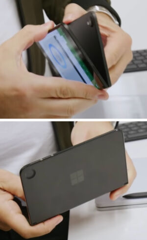 Bir yarısında arka kamera çıkıntısı ve diğer yarısında buna karşılık gelen bir boşluk bulunan Surface Duo prototipi. Son cihazın arka kamerası yok.
