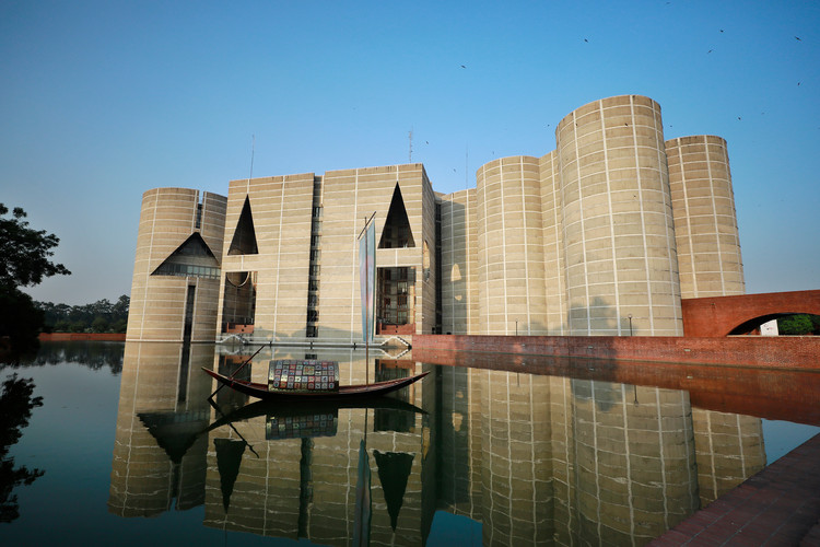 Louis Kahn'ın Yaratıcı Süreci ve Tarih Yapma üzerine Harriet Pattison, Jatiya Sangsad Bhaban veya Ulusal Parlamento Binası Louis Kahn tarafından tasarlandı. Görüntü © Sk Hasan Ali | Shutterstock