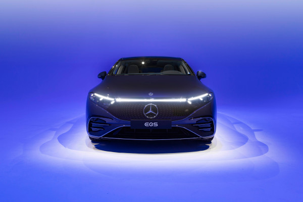 2022 Mercedes-Benz EQS'ye tüm teknoloji sığdırıldı